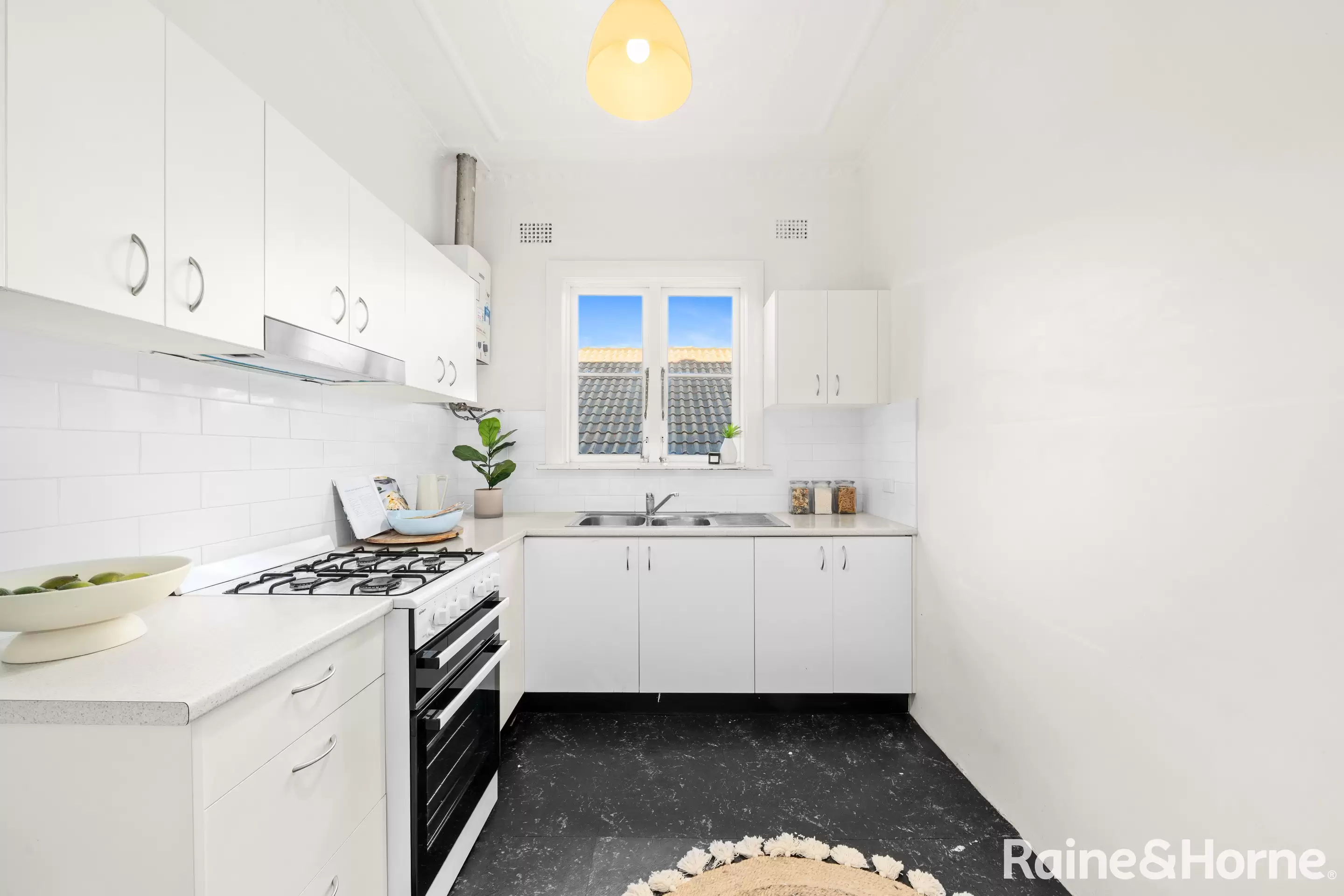 7/58 Ramsgate Avenue, Bondi Beach Auction by Raine & Horne Randwick | Coogee | Clovelly - image 6