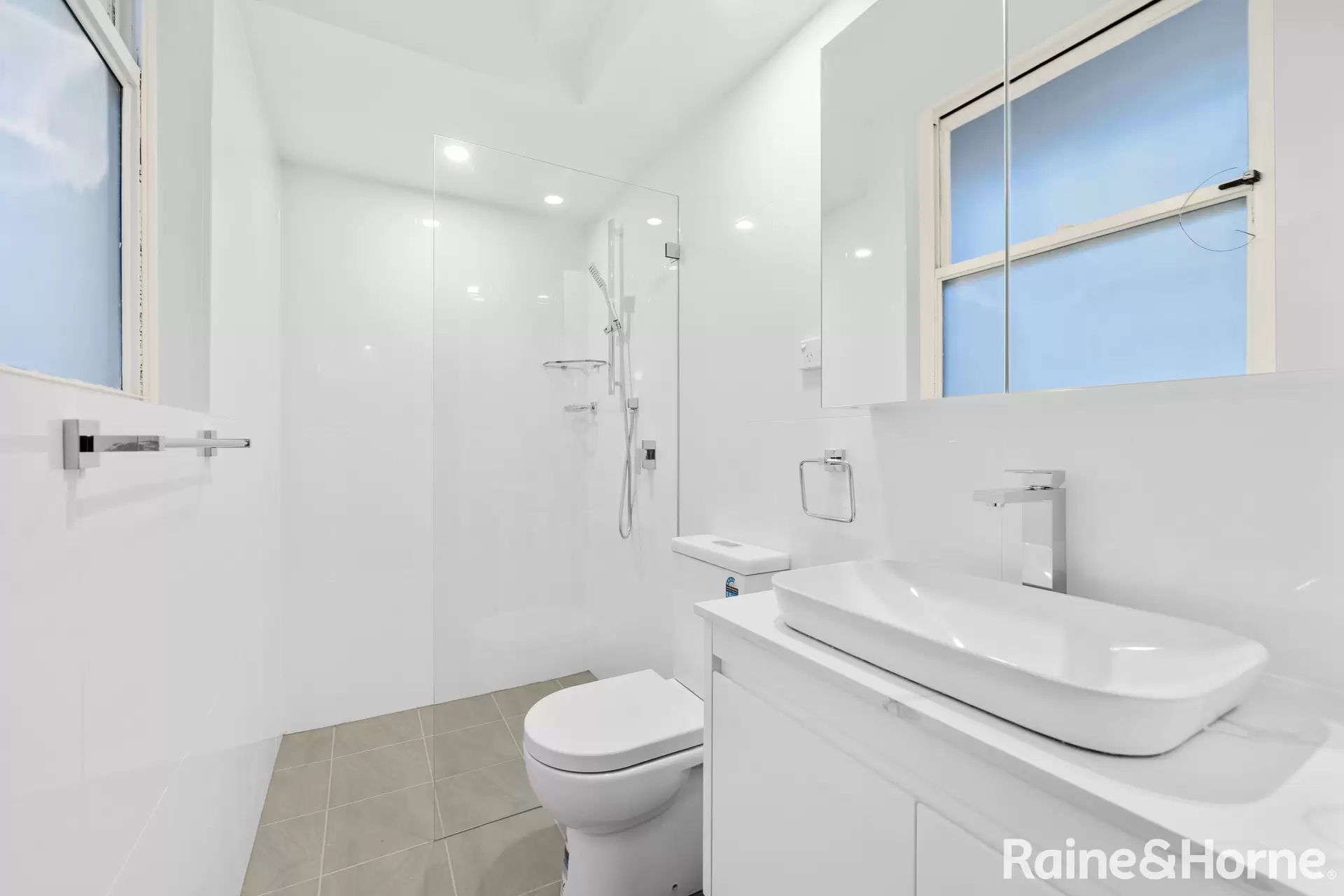 191/27 Park Street, Sydney Auction by Raine & Horne Randwick | Coogee | Clovelly - image 1