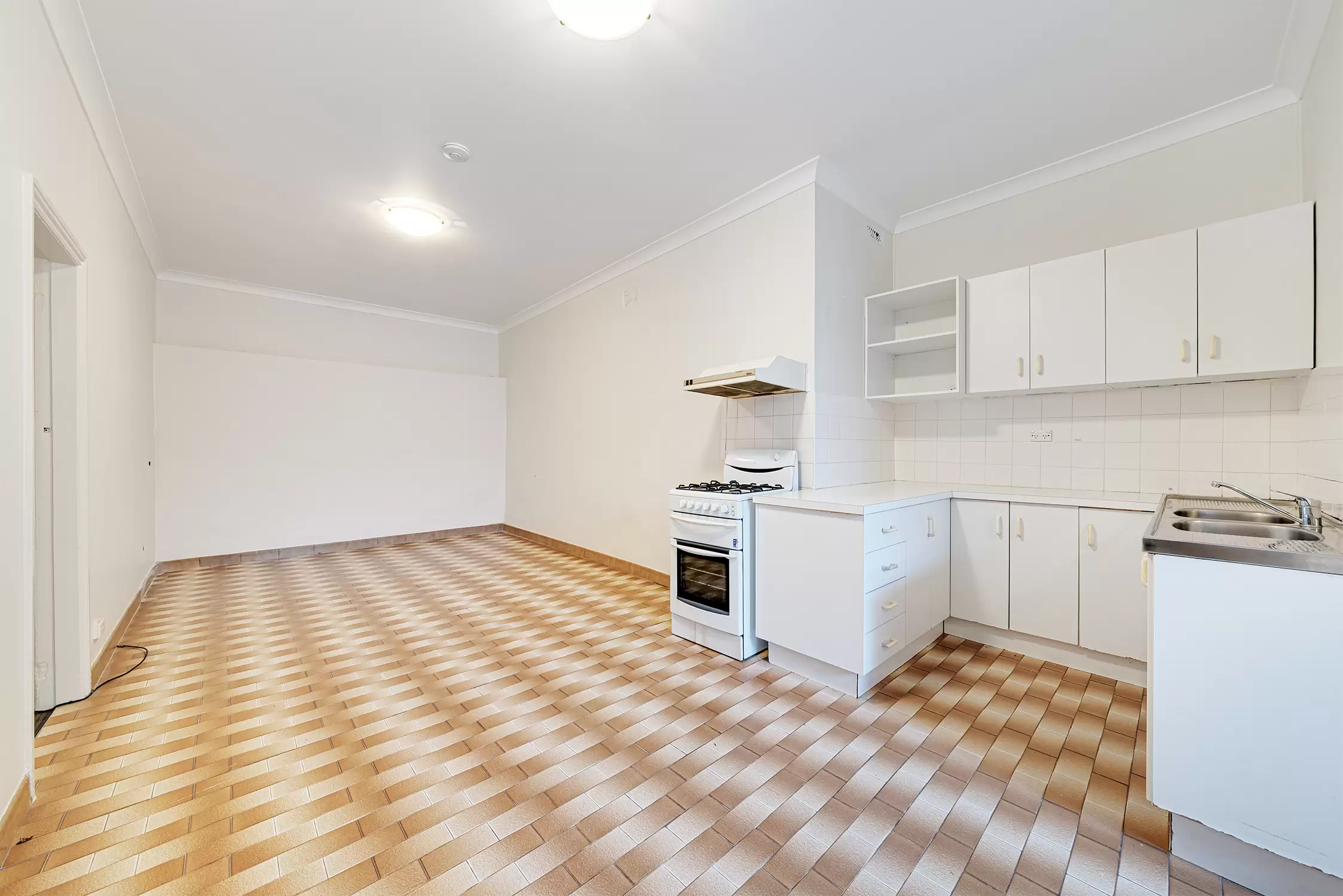 3/8 Wallace Street, Waverley For Lease by Raine & Horne Randwick | Coogee | Clovelly - image 2