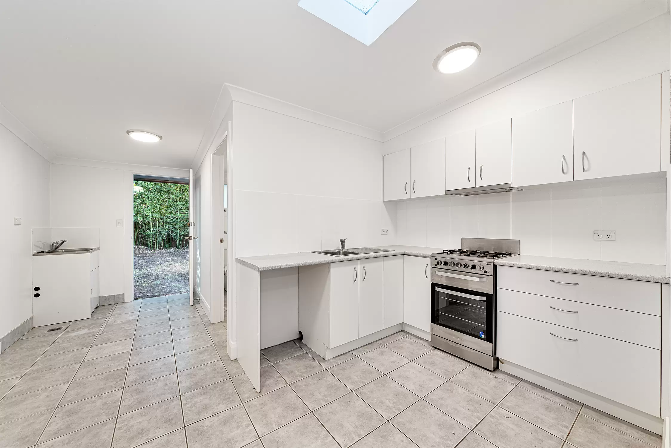 130 Simmons Street, Enmore Leased by Raine & Horne Randwick | Coogee | Clovelly - image 2