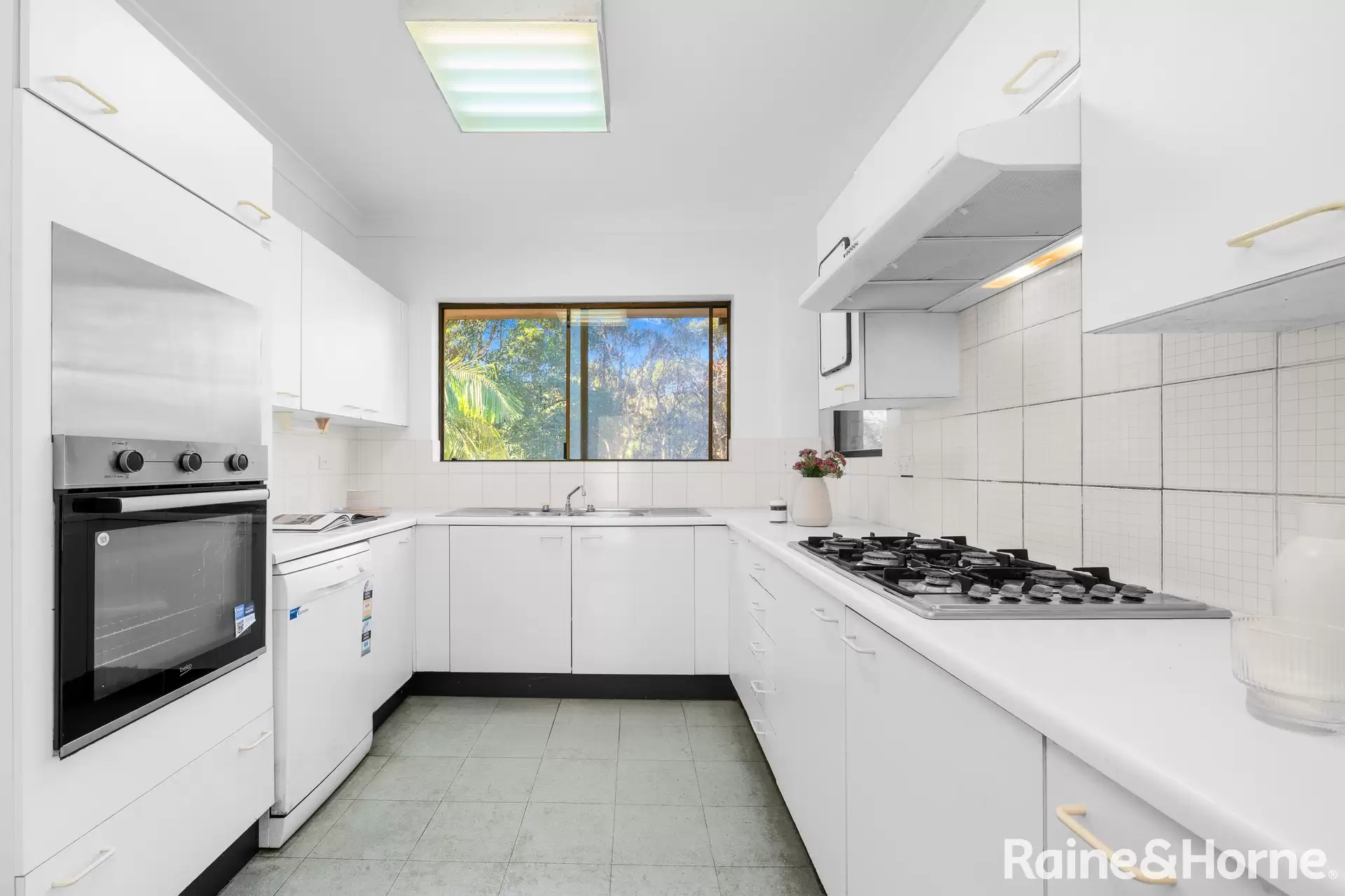 25/43A St Marks Road, Randwick Auction by Raine & Horne Randwick | Coogee | Clovelly - image 1