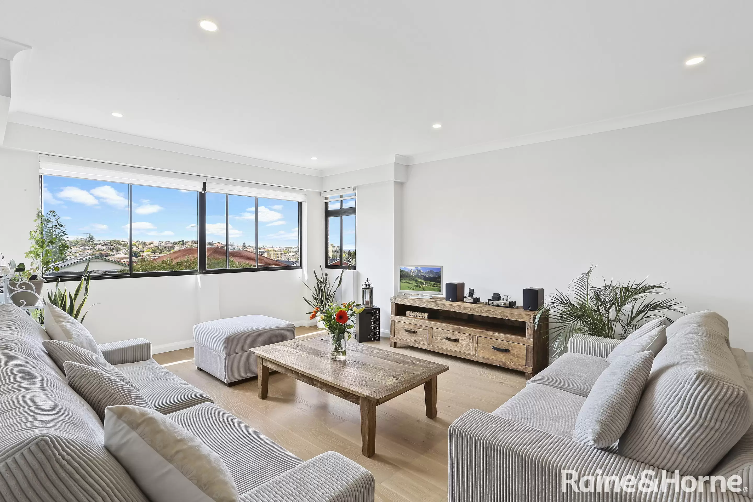 11/20 Carr Street, Coogee For Lease by Raine & Horne Randwick | Coogee | Clovelly - image 2