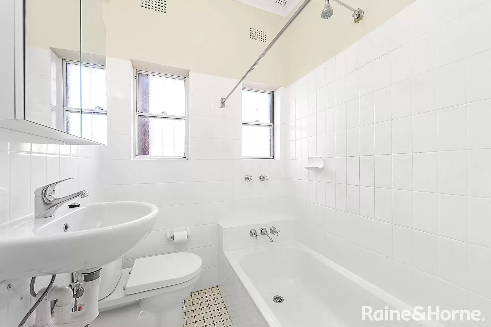 2/613 Anzac Parade, Maroubra For Lease by Raine & Horne Randwick | Coogee | Clovelly - image 1
