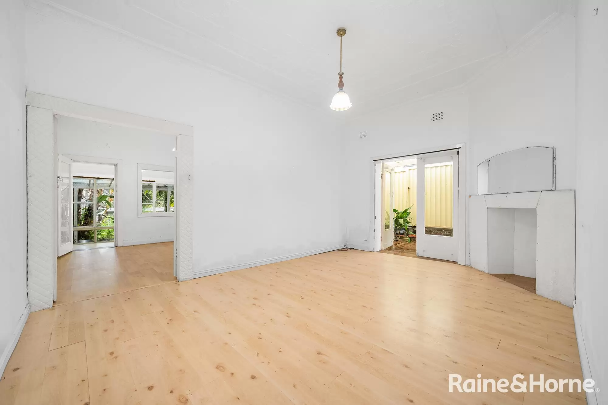 42 Chaleyer Street, Rose Bay Auction by Raine & Horne Randwick | Coogee | Clovelly - image 3