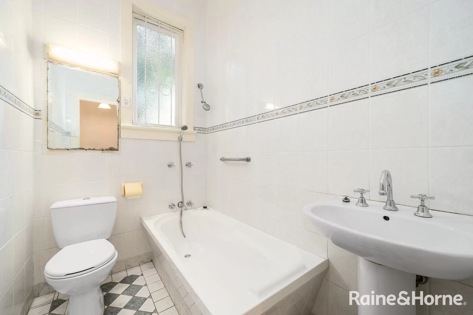 42 Chaleyer Street, Rose Bay Auction by Raine & Horne Randwick | Coogee | Clovelly - image 8