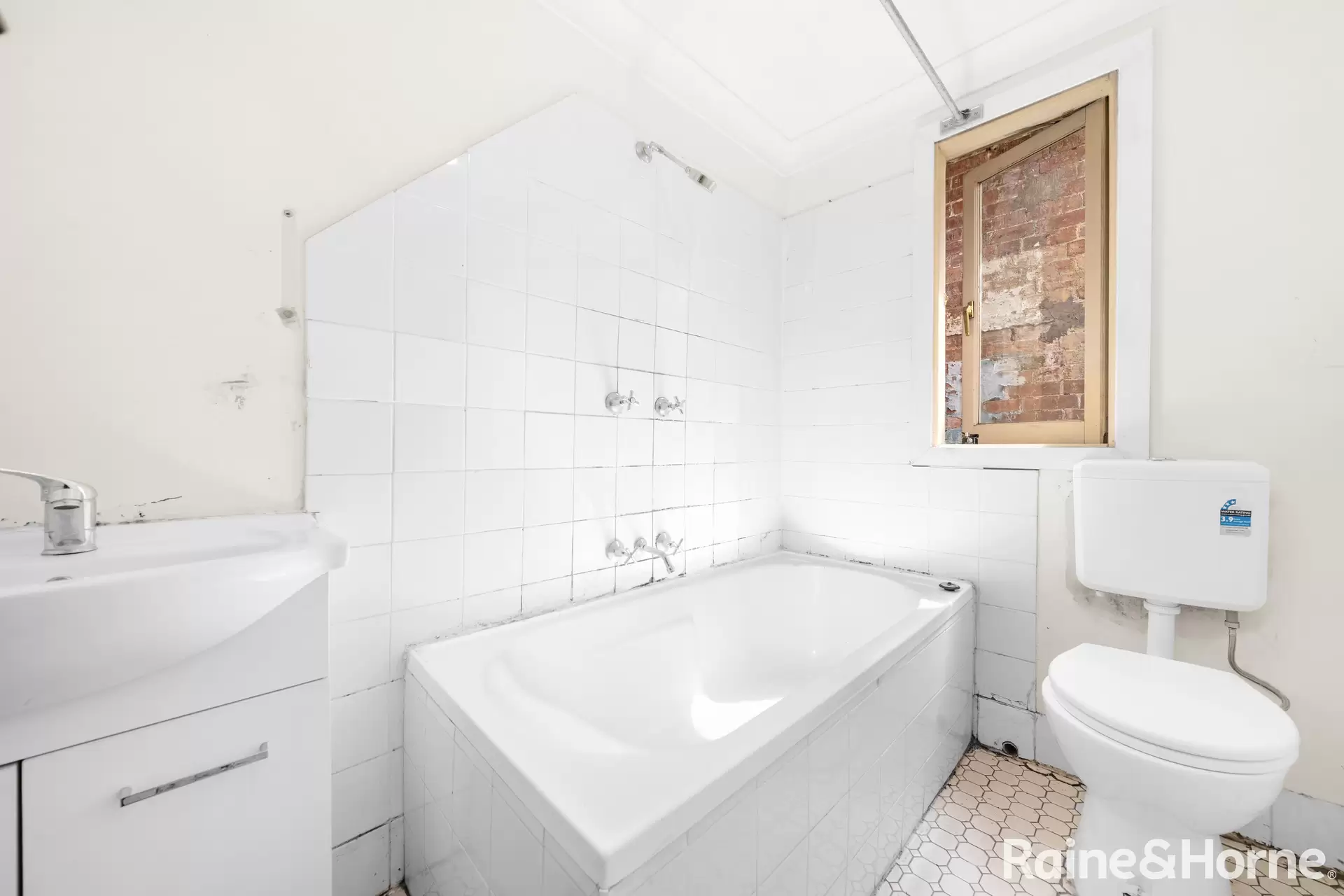 106 Oxford Street, Woollahra Sold by Raine & Horne Randwick | Coogee | Clovelly - image 1