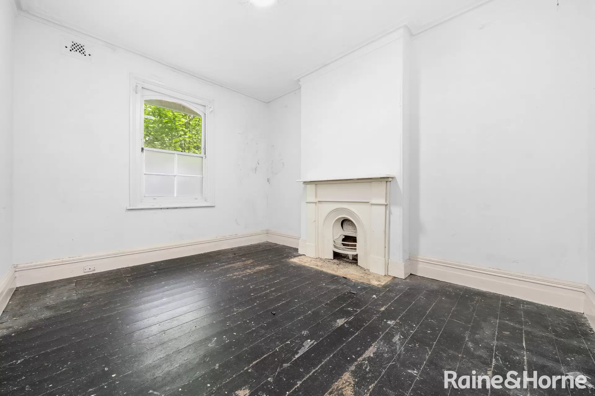 106 Oxford Street, Woollahra Sold by Raine & Horne Randwick | Coogee | Clovelly - image 1