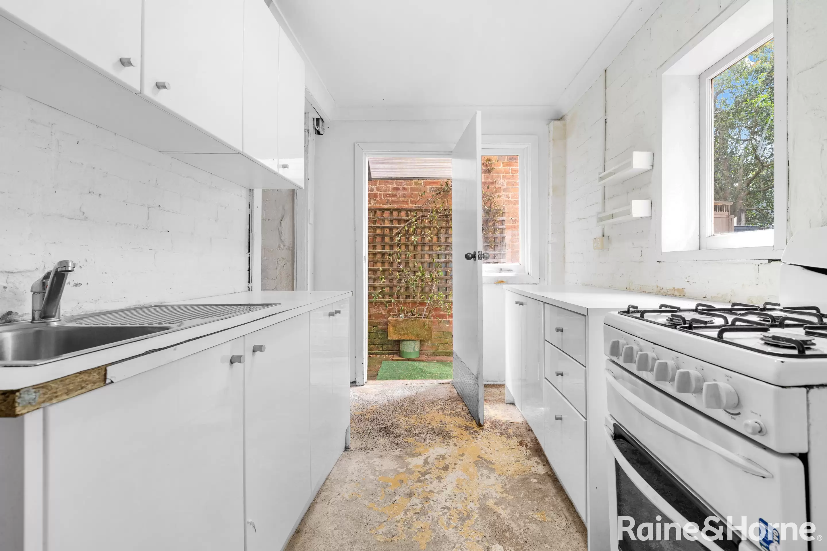 106 Oxford Street, Woollahra Sold by Raine & Horne Randwick | Coogee | Clovelly - image 4