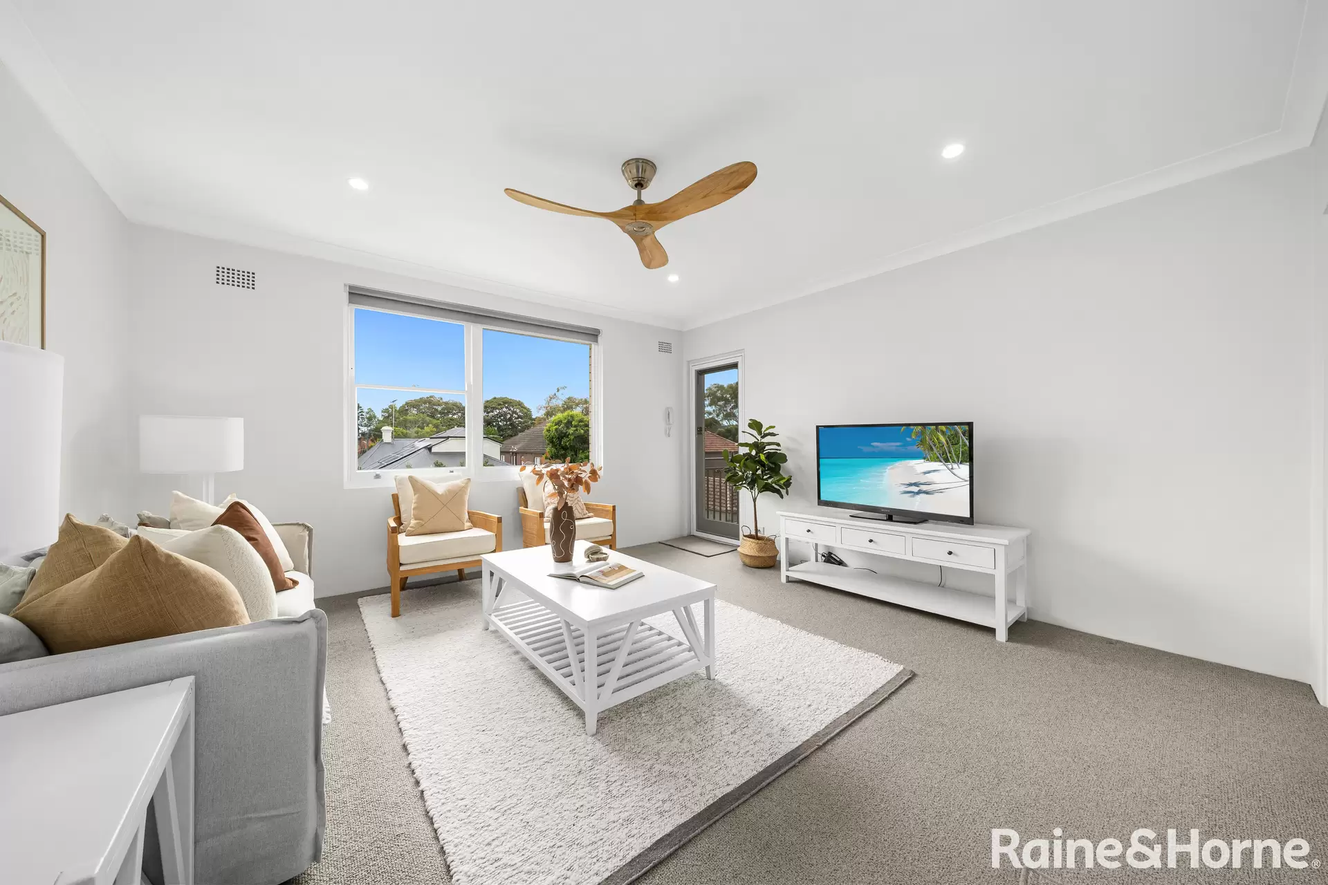 12/26 Lugar Street, Bronte Auction by Raine & Horne Randwick | Coogee | Clovelly - image 1
