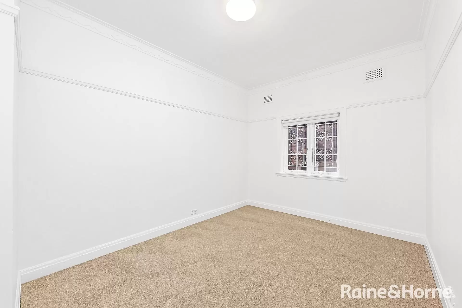 2/122 Brook Street, Coogee Leased by Raine & Horne Randwick | Coogee | Clovelly - image 1