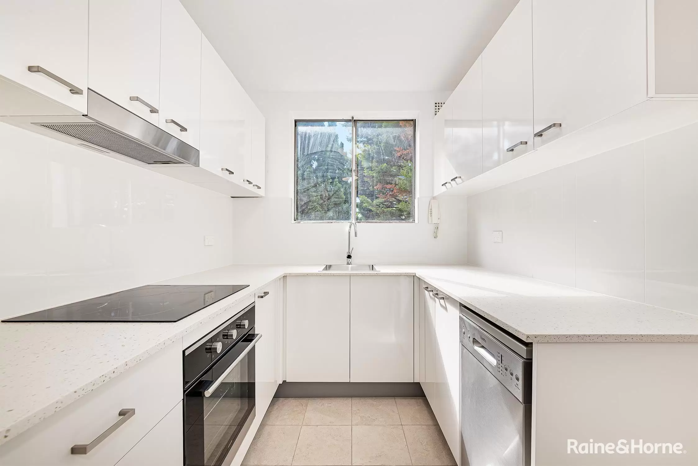 5/5 Longworth Avenue, Eastlakes For Lease by Raine & Horne Randwick | Coogee | Clovelly - image 2