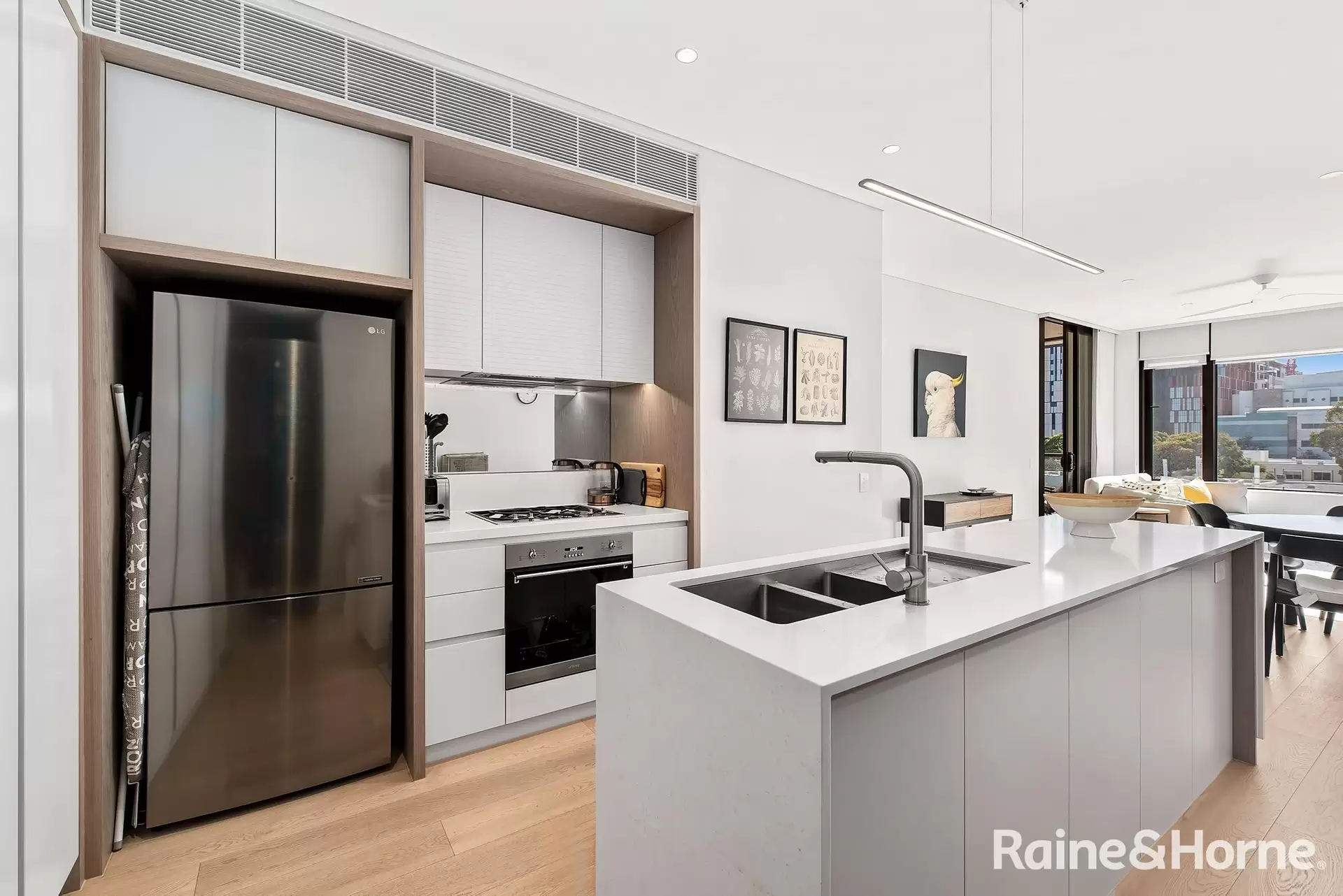 402/1 Young Street, Randwick For Lease by Raine & Horne Randwick | Coogee | Clovelly - image 1