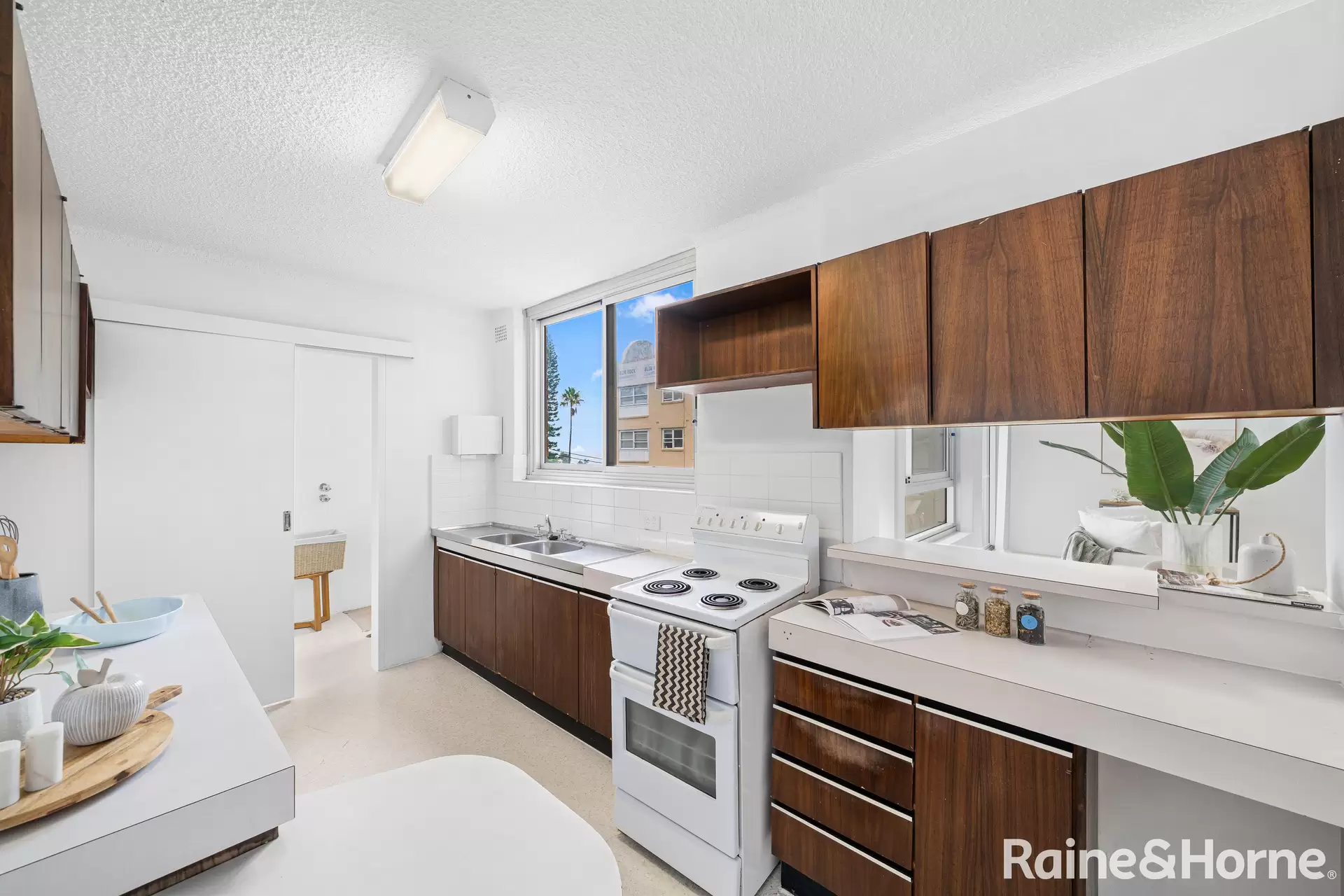 2/120 Beach Street, Coogee For Sale by Raine & Horne Randwick | Coogee | Clovelly - image 1