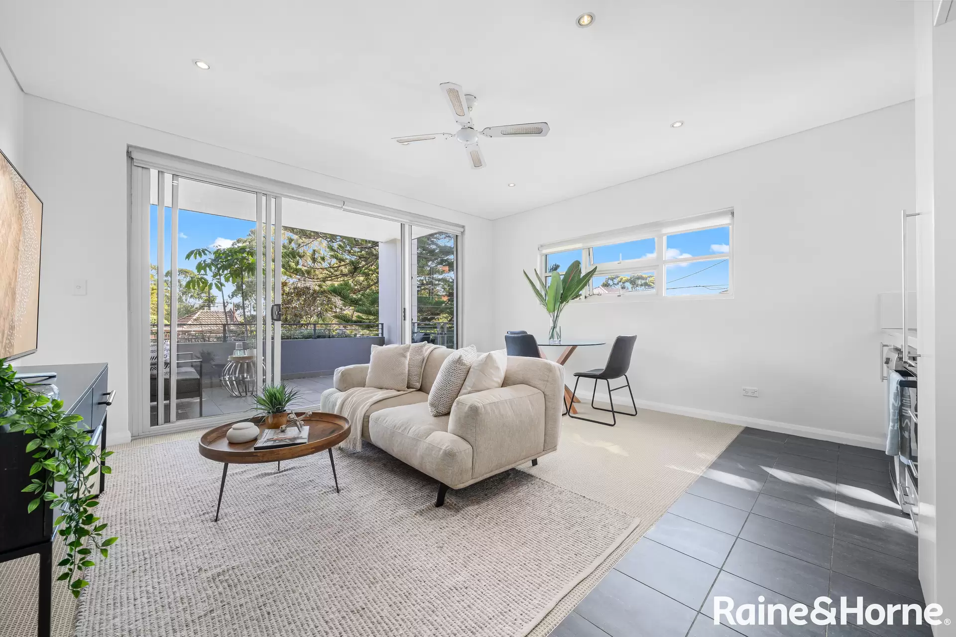 3/34 Avoca Street, Randwick Auction by Raine & Horne Randwick | Coogee | Clovelly