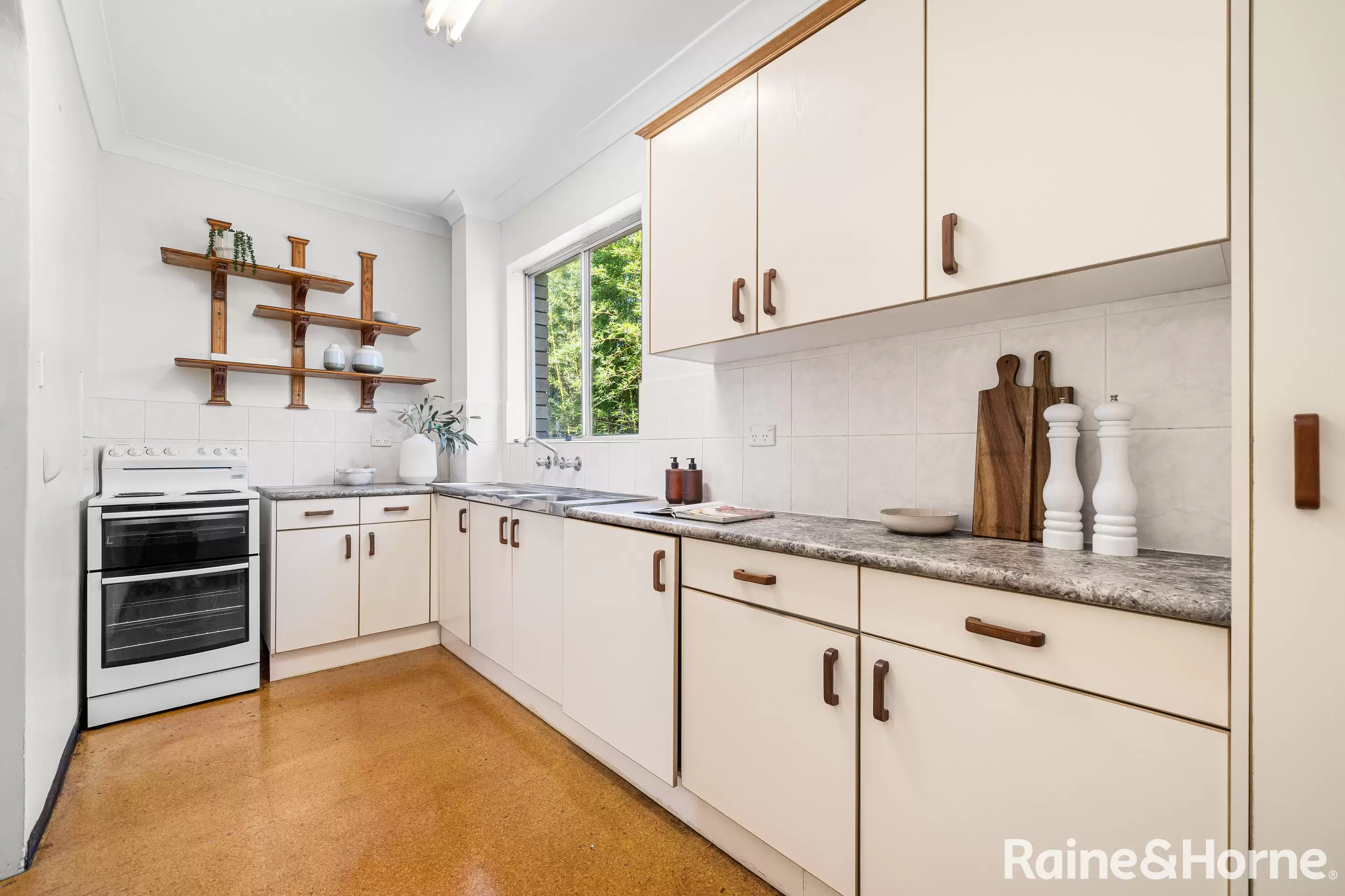 43/2-6 Abbott Street, Coogee Auction by Raine & Horne Randwick | Coogee | Clovelly - image 3