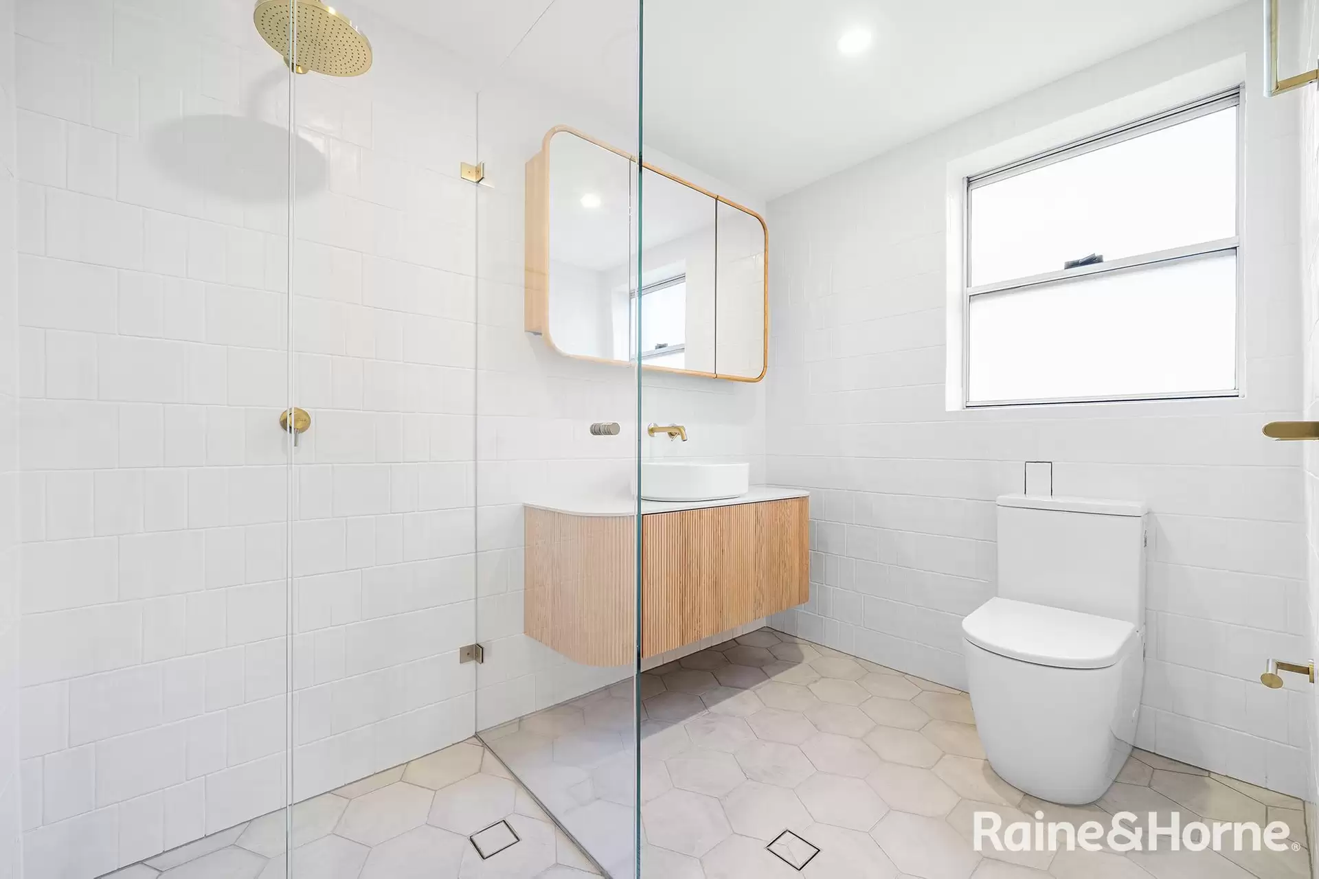 1/5 St Luke Street, Randwick Leased by Raine & Horne Randwick | Coogee | Clovelly - image 1