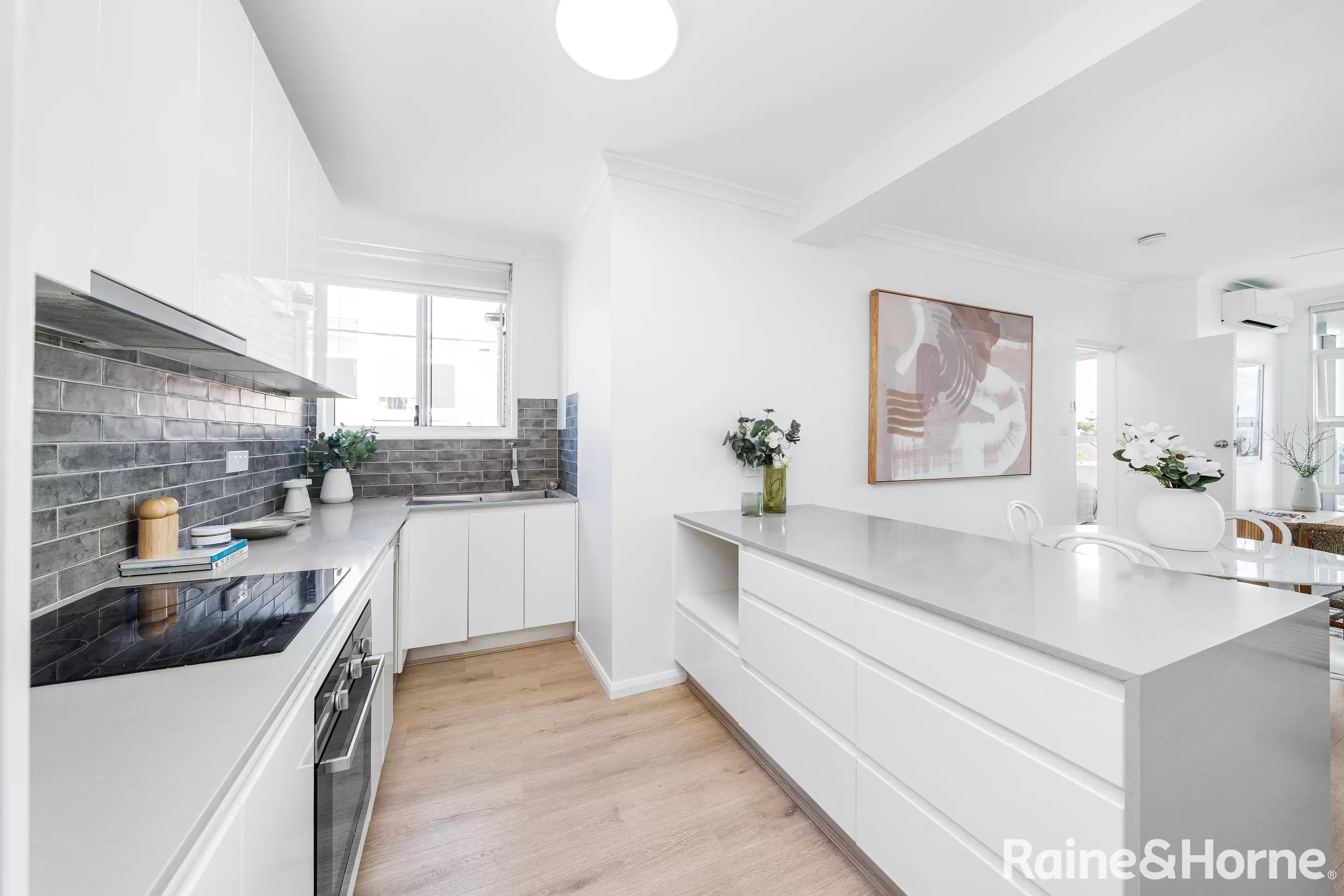 11/97-99 Wentworth Street, Randwick Auction by Raine & Horne Randwick | Coogee | Clovelly - image 2