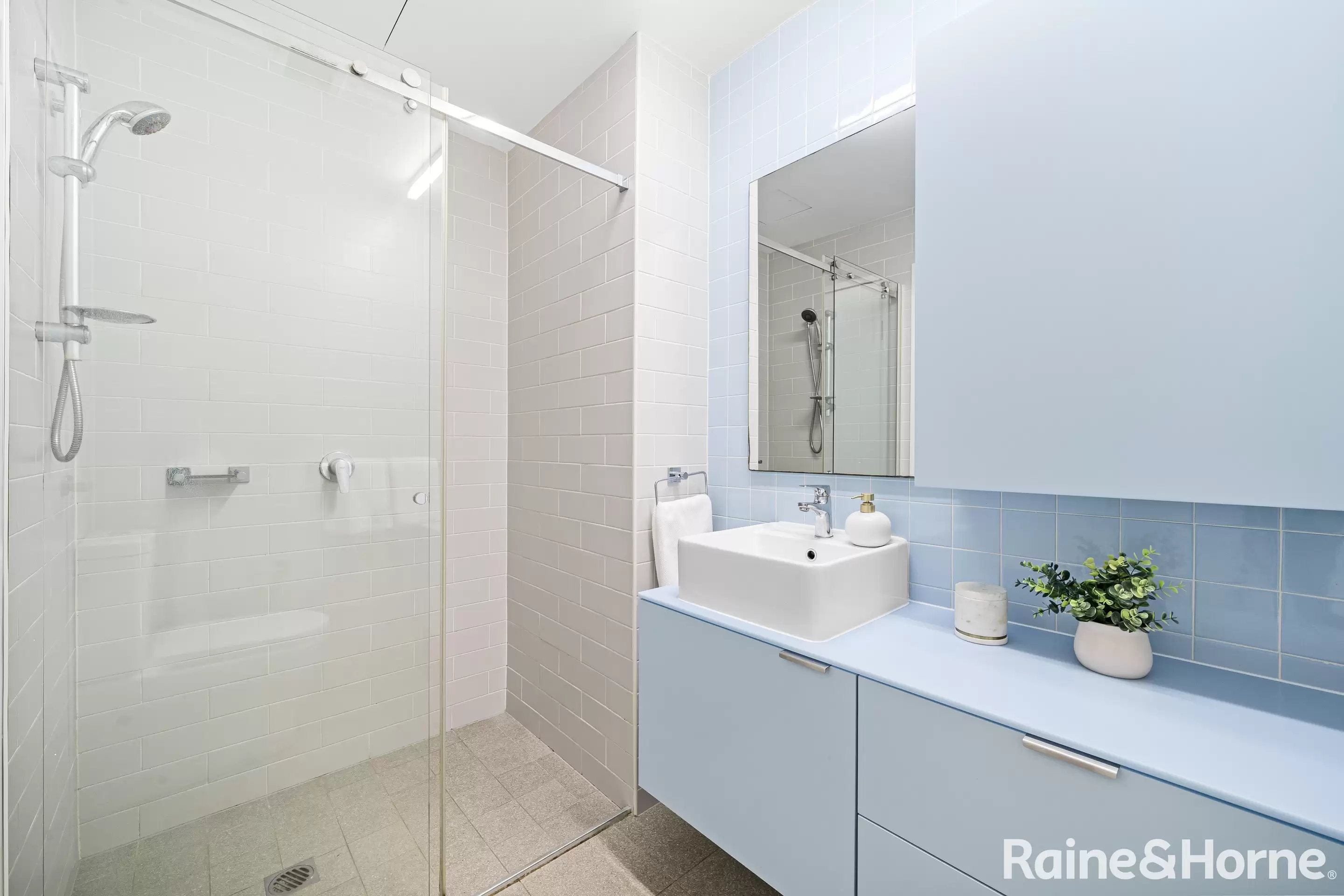 102/207 Barker Street, Randwick Auction by Raine & Horne Randwick | Coogee | Clovelly - image 6