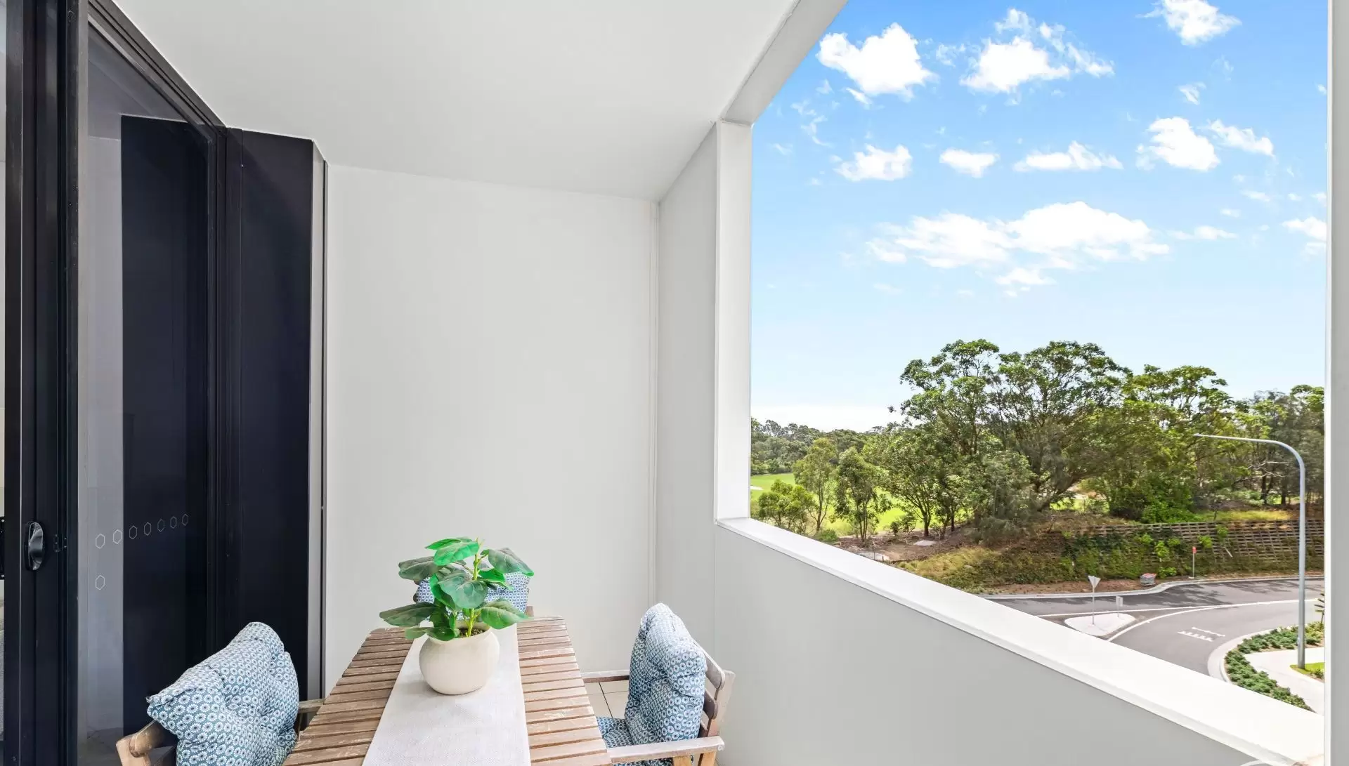 327/126 Banks Avenue, Eastgardens For Lease by Raine & Horne Randwick | Coogee | Clovelly - image 2