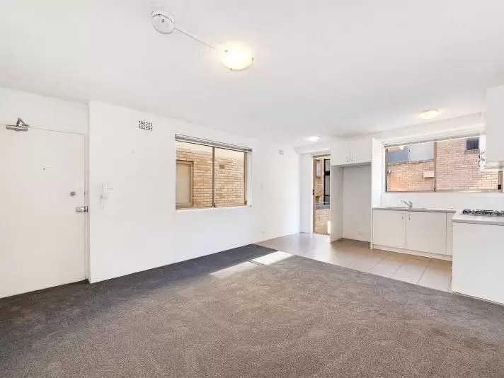 8/36 Brittain Crescent, Hillsdale Leased by Raine & Horne Randwick | Coogee - image 2