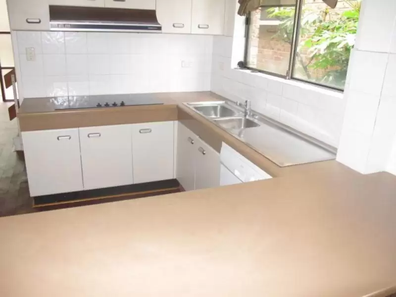 48 Glen Avenue, Randwick Leased by Raine & Horne Randwick | Coogee | Clovelly - image 2