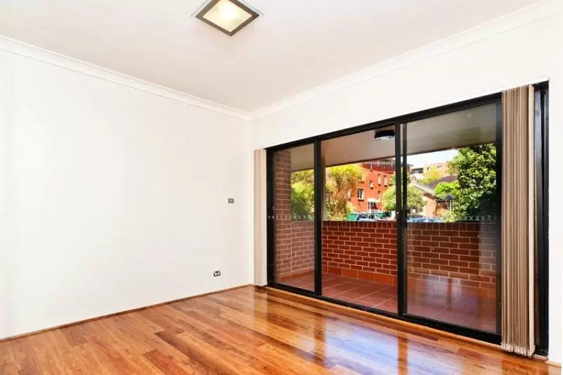 2/17-21 Villiers Street, Kensington Leased by Raine & Horne Randwick | Coogee | Clovelly - image 2