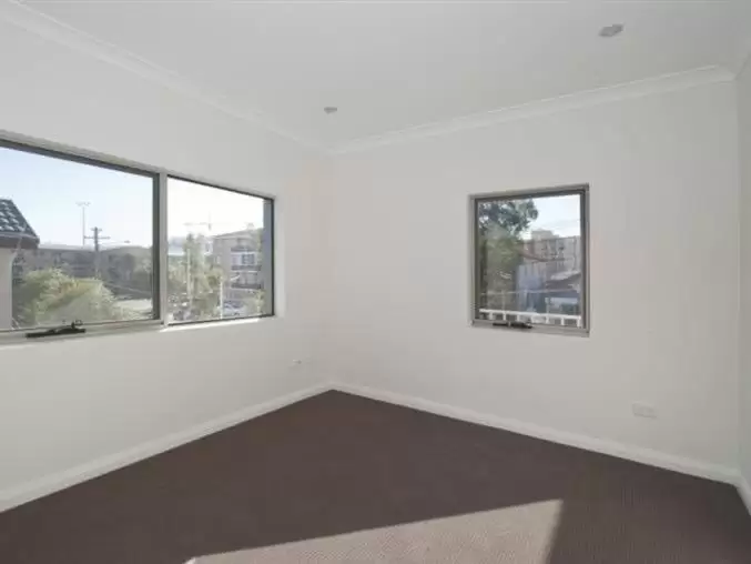 2/1A Harbourne, Kingsford Leased by Raine & Horne Randwick | Coogee - image 4