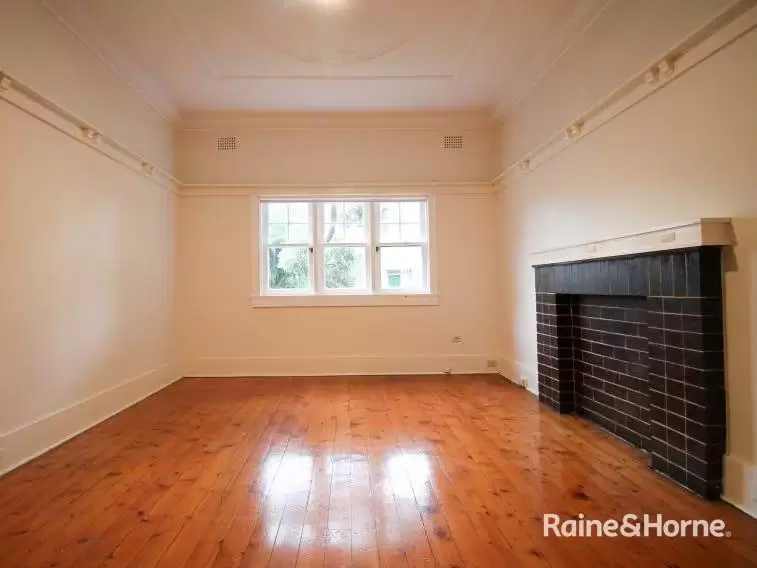 2/62 Cowper Street, Randwick Leased by Raine & Horne Randwick | Coogee | Clovelly - image 1